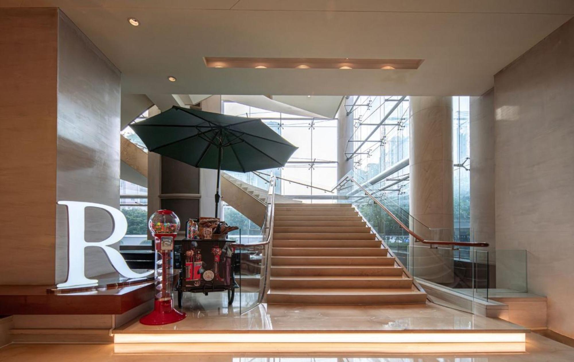Renaissance Wuhan Hotel Eksteriør bilde