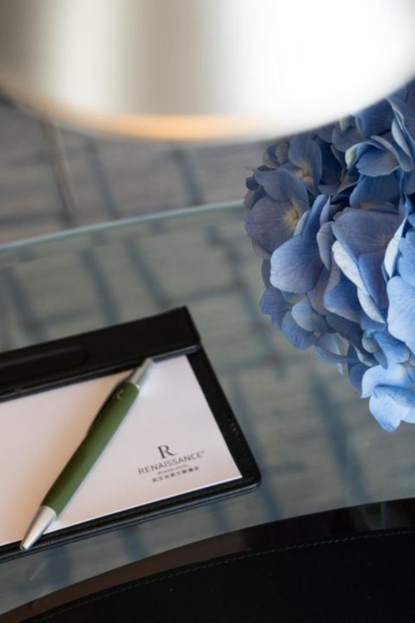 Renaissance Wuhan Hotel Eksteriør bilde