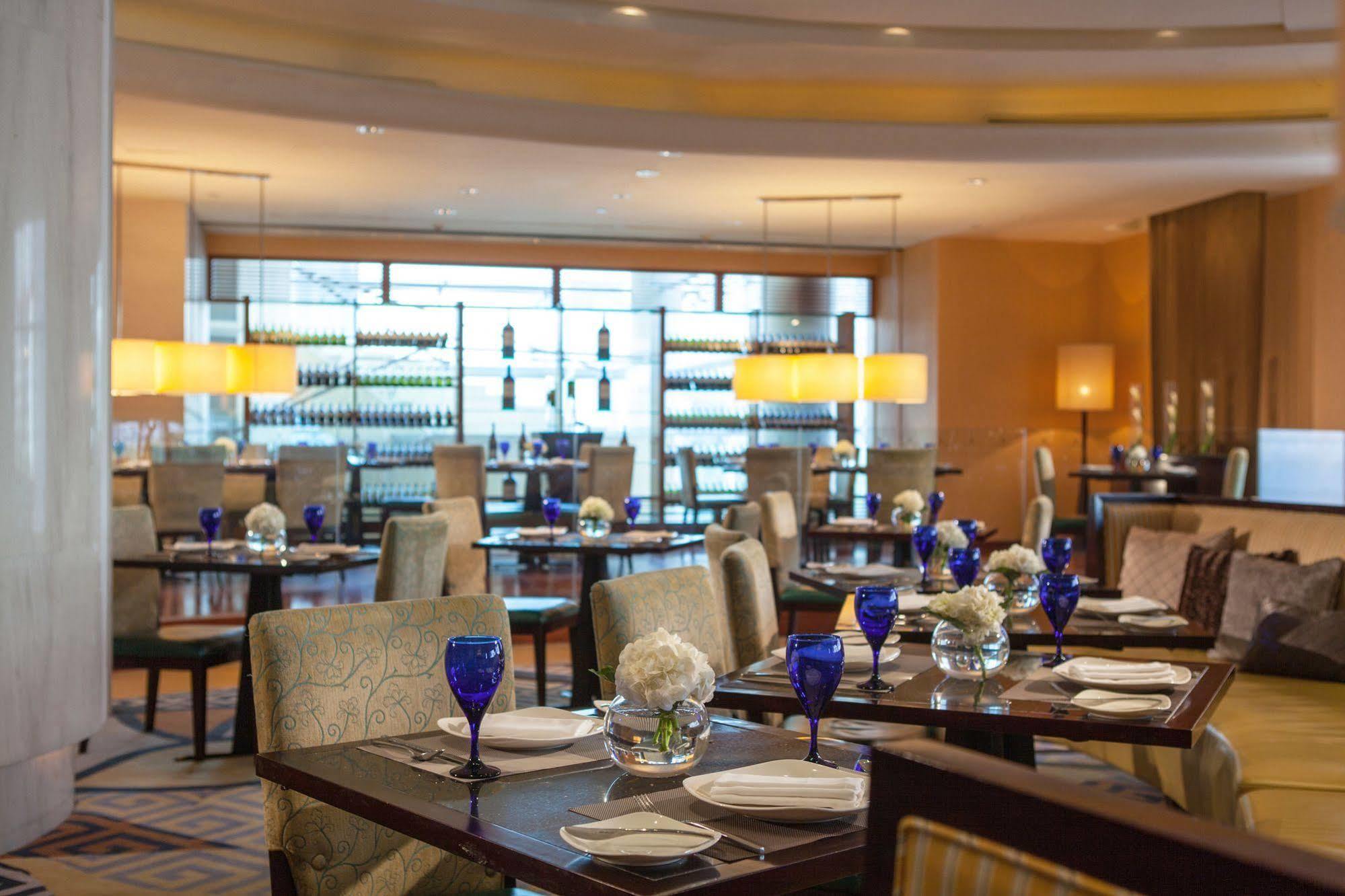 Renaissance Wuhan Hotel Eksteriør bilde