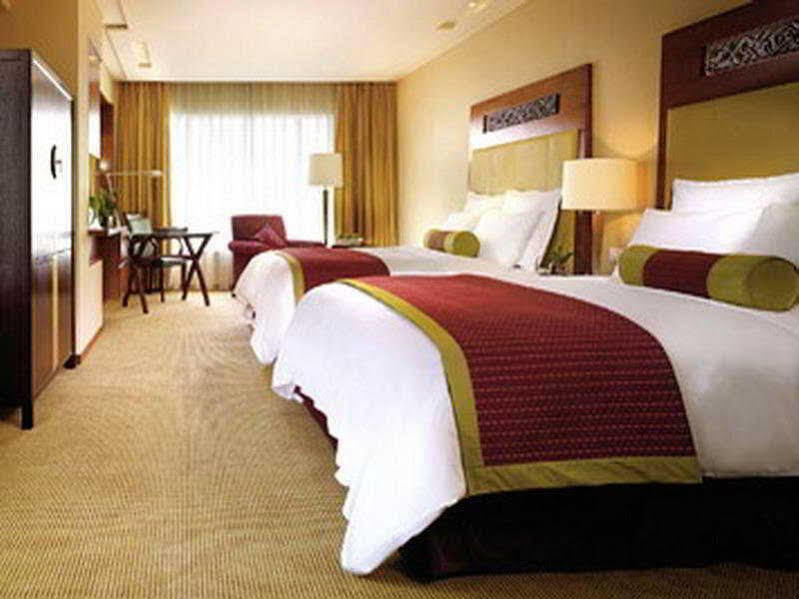 Renaissance Wuhan Hotel Eksteriør bilde