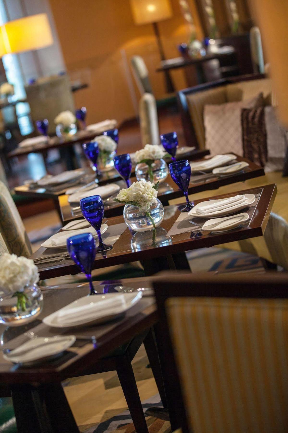 Renaissance Wuhan Hotel Eksteriør bilde